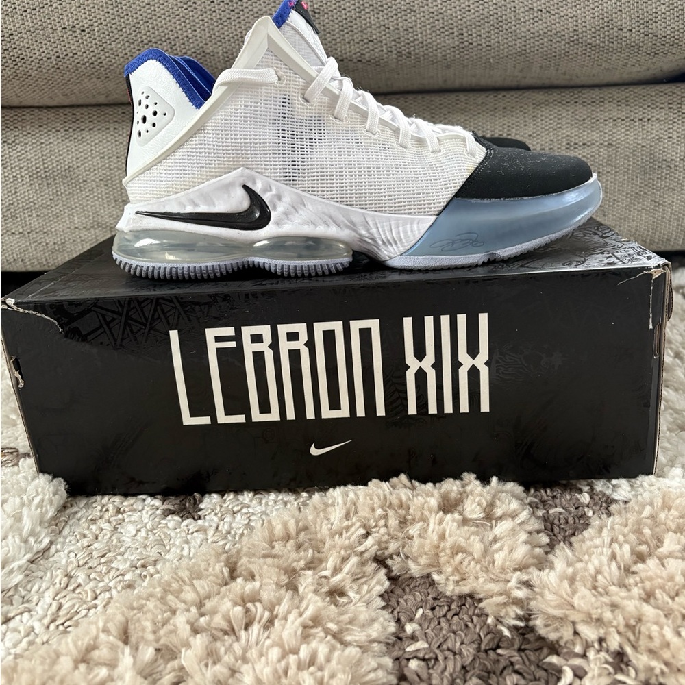 Nike LeBron XIX White and Black Sneakers